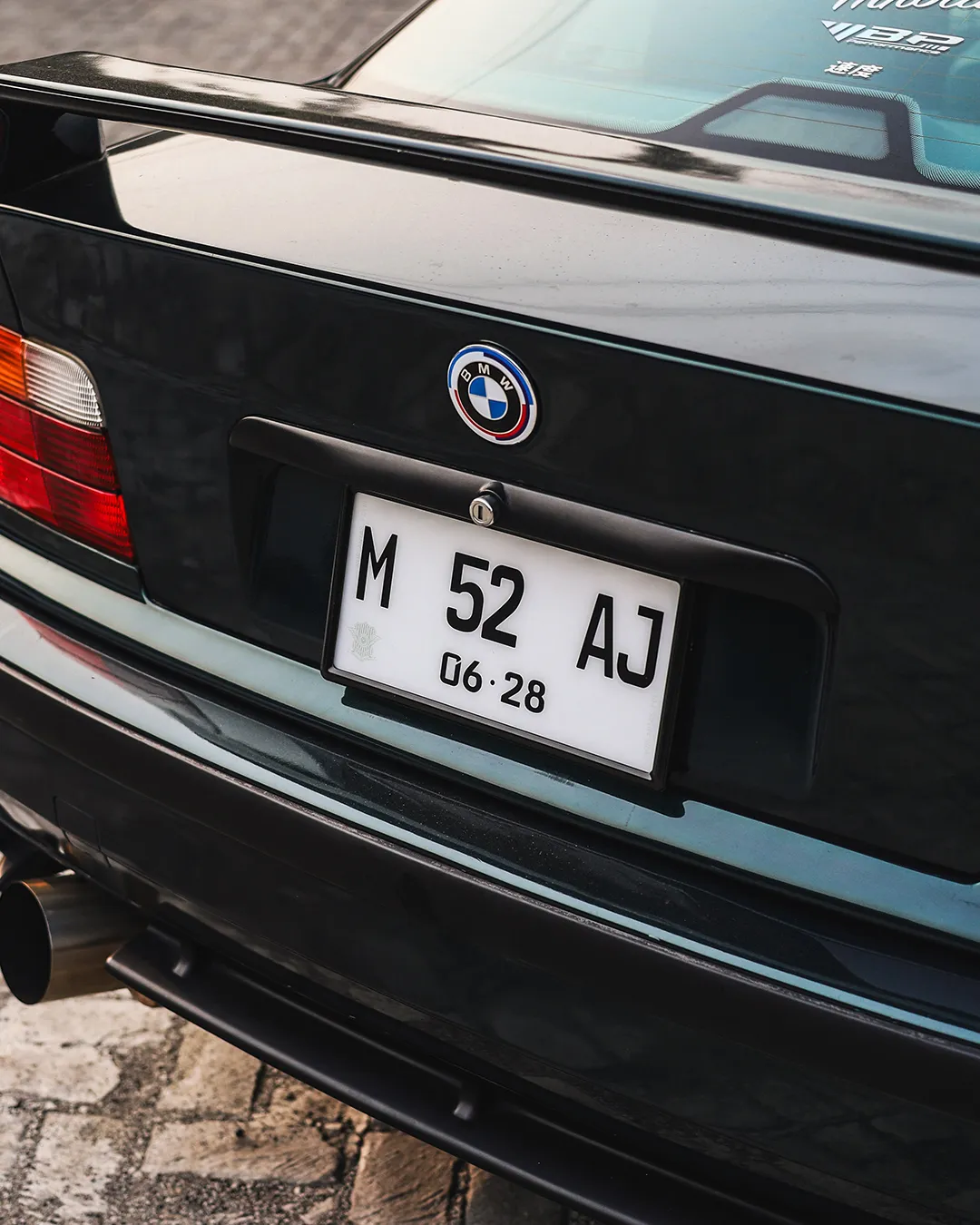 Indonesia License Plate (Japan Size)